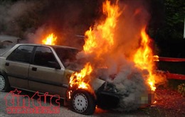 Nghệ An: Kịp thời khống chế, dập tắt vụ cháy xe ô tô