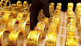 Giá vàng thế giới chứng kiến đà giảm trong tháng 4/2022