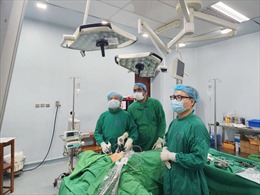 Bác sỹ nước ngoài tới học kỹ thuật mổ nội soi tuyến giáp &#39;Dr Luong&#39; của Việt Nam