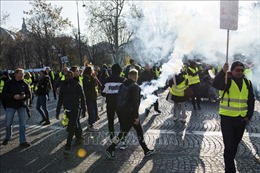 Người biểu tình &#39;Áo vàng&#39; lại chuẩn bị cho cuộc tuần hành lớn ở Paris