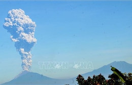 Núi lửa Merapi liên tục phun trào, người dân Indonesia được kêu gọi tránh xa 3 km