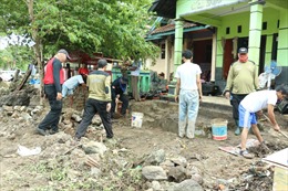 Người dân vùng thiên tai sóng thần tại Indonesia bắt đầu trở về nhà