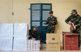 Nhóm buôn lậu tháo chạy sang Campuchia, bỏ lại 3.500 gói thuốc lá ngoại