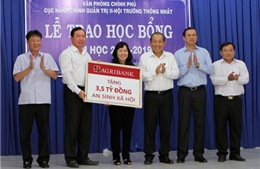 Agribank trao tặng 3,5 tỷ đồng an sinh xã hội tại tỉnh Tây Ninh