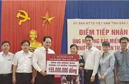 Agribank tỉnh Đắk Lắk ủng hộ 155 triệu đồng cho đồng bào miền Trung bị thiệt hại do mưa lũ 