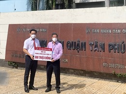 Agribank chi nhánh Tân Phú tặng 500 triệu đồng cho Bệnh viện quận Tân Phú hỗ trợ phòng chống dịch COVID-19
