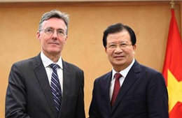 Phó Thủ tướng Trịnh Đình Dũng tiếp Phó Chủ tịch Ngân hàng Đầu tư Cơ sở Hạ tầng châu Á