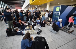 Sân bay Gatwick mở cửa trở lại sau sự cố thiết bị bay không người lái