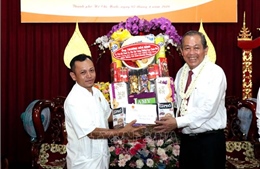 Phó Thủ tướng Thường trực Trương Hòa Bình chúc mừng Tết cổ truyền Khmer Chol Chnam Thmay