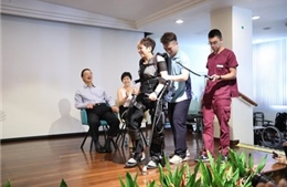 NUHS (Singapore) đã chọn 3 EksoGT exoskeleton để nghiên cứu lâm sàng