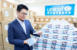 UNICEF tại Hồng Kông phân phát 1 triệu khẩu trang cho trẻ em để phòng ngừa đại dịch COVID-19