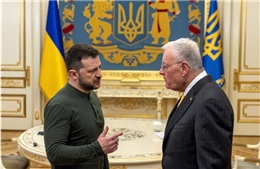 Đặc phái viên Mỹ bất ngờ dành &#39;lời có cánh&#39; với Tổng thống Ukraine Zelensky