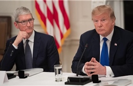 Tổng thống Trump chỉ trích mẽ CEO Tim Cook của Apple về kế hoạch sản xuất Iphone