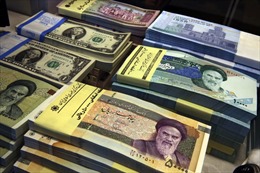 Đồng nội tệ Iran mất giá kỷ lục so với USD 
