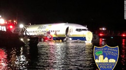 Máy bay chở 142 hành khách từ Cuba sang Mỹ lao xuống sông
