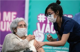 Chile vượt Israel trở thành nước tiêm vaccine COVID-19 nhanh nhất thế giới
