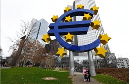 ECB lần thứ ba tăng lãi suất lên mức cao kỷ lục để chống lạm phát