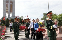 Truy điệu, an táng 76 hài cốt liệt sỹ Việt Nam hy sinh tại Lào