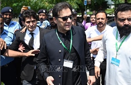 Tòa án Pakistan tạm đình chỉ án phạt tham nhũng đối với cựu Thủ tướng Imran Khan 