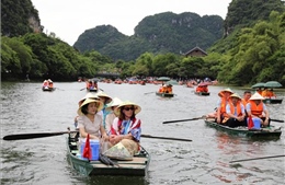 Chủ tịch Thượng viện Australia thăm Khu du lịch sinh thái Tràng An