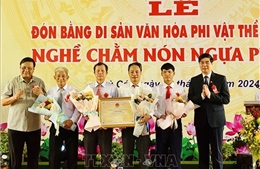 Đón Bằng di sản văn hóa phi vật thể Quốc gia &#39;Nghề chằm nón ngựa Phú Gia&#39;