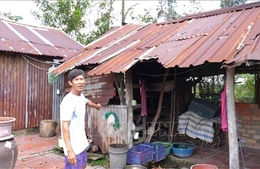 Cuộc sống cơ cực trong... dự án treo