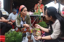 Sắc màu văn hóa độc đáo tại chợ phiên Mường Chon