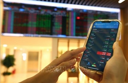 Tiền tiếp tục chảy mạnh vào chứng khoán, VN-Index tăng phiên thứ 5 liên tiếp