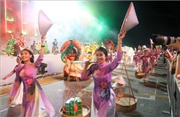 Việt Nam gây ấn tượng sâu sắc tại lễ hội văn hóa Chingay Parade 2025 ở Singapore