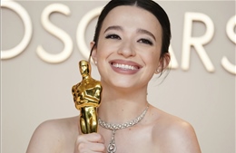 Oscar 2025: &#39;Cơn địa chấn&#39; Mikey Madison