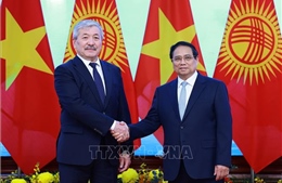 Thủ tướng Phạm Minh Chính hội đàm với Thủ tướng Kyrgyzstan Adylbek Kasimalyev