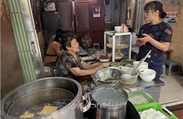 Hà Nội: Các hộ kinh doanh ăn uống rục rịch tăng giá