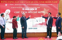 Phó Thủ tướng Thường trực Chính phủ Nguyễn Hòa Bình dự Lễ ra mắt Tủ sách điện tử Chủ tịch Hồ Chí Minh