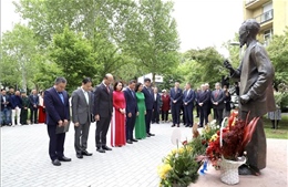 Tưng bừng các hoạt động tưởng nhớ Chủ tịch Hồ Chí Minh tại Hungary
