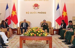 Đại tướng Phan Văn Giang tiếp Bộ trưởng Quân đội Pháp Sébastien Lecornu
