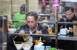 Giá thực phẩm, rau xanh tăng nhẹ, các quán kinh doanh ăn uống giữ giá ổn định