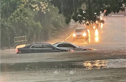 Lũ lụt tại Texas làm ít nhất 10 người tử vong