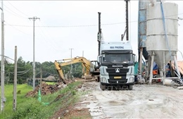 Tây Ninh đẩy nhanh tiến độ khắc phục sự cố sụt lún đường dẫn vào cầu Hòa Bình