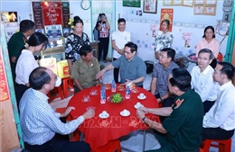 Thủ tướng thăm người có công với cách mạng tại tỉnh An Giang