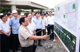 Thủ tướng Phạm Minh Chính kiểm tra, đôn đốc thi công các dự án cao tốc tại Đồng bằng sông Cửu Long