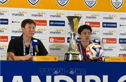 HLV Kim Sang Sik: Chức vô địch lần này ‘thực sự tuyệt vời’