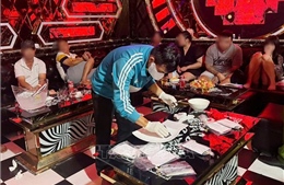 Phát hiện 23 khách và nhân viên quán karaoke dương tính với ma túy
