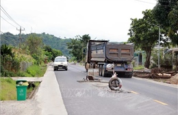 Chuyện quản lý: Quốc lộ 28 vừa sửa đã hỏng, nhà thầu chậm trễ khắc phục