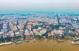 Bến Ninh Kiều ngập sâu khi triều cường vượt báo động III