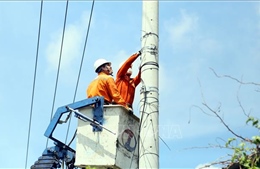 Quảng Trị cấp điện trở lại cho 98% khách hàng