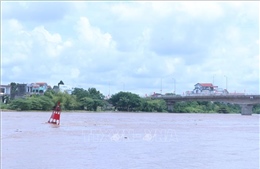 Đảm bảo an toàn đê điều khi nước sông Hồng dâng cao