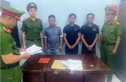 Bắt khẩn cấp 3 tài xế gây rối tại trạm thu phí, gây ách tắc giao thông
