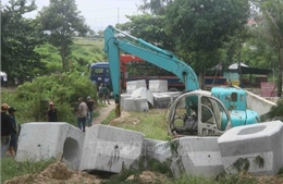 Khẩn trương thi công công trình bảo vệ khẩn cấp bờ biển Hội An