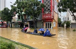 Huế đã di dời trên 4.450 người tránh lũ đặc biệt lớn