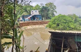 An Giang: Sạt lở chợ Đầu Cồn, hàng chục hộ dân bị ảnh hưởng